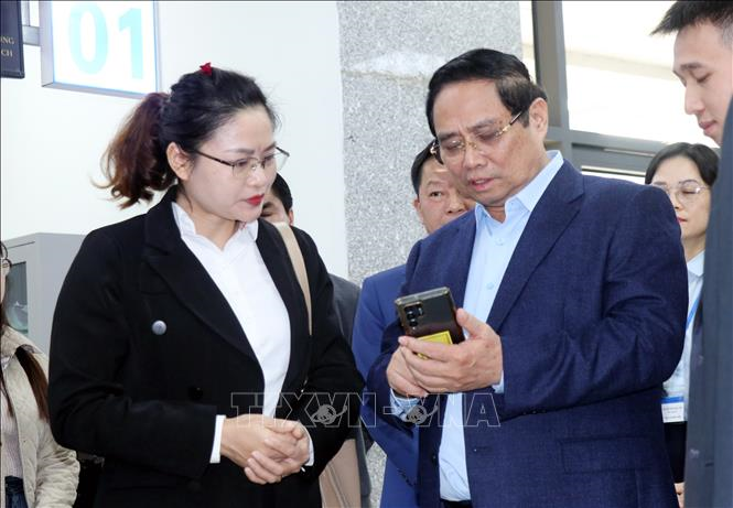 Thủ tướng Phạm Minh Chính thăm Trung tâm phục vụ hành chính công tỉnh Quảng Ninh