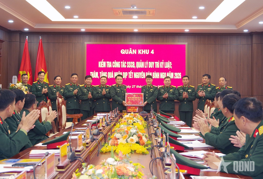 Quân khu 4 kiểm tra công tác sẵn sàng chiến đấu, chúc Tết LLVT tỉnh Thanh Hóa