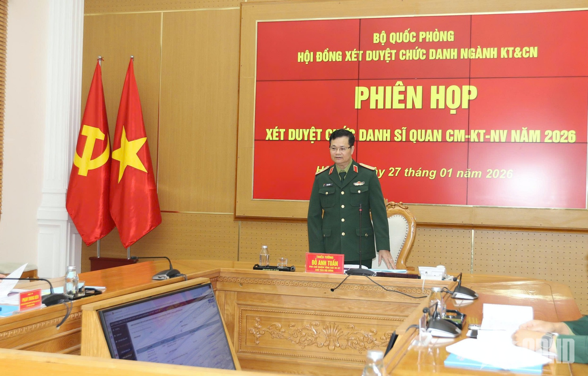 Hồ sơ 4 kỹ sư cao cấp, 49 kỹ sư chính đạt yêu cầu chức danh sĩ quan chuyên môn - kỹ thuật - nghiệp vụ