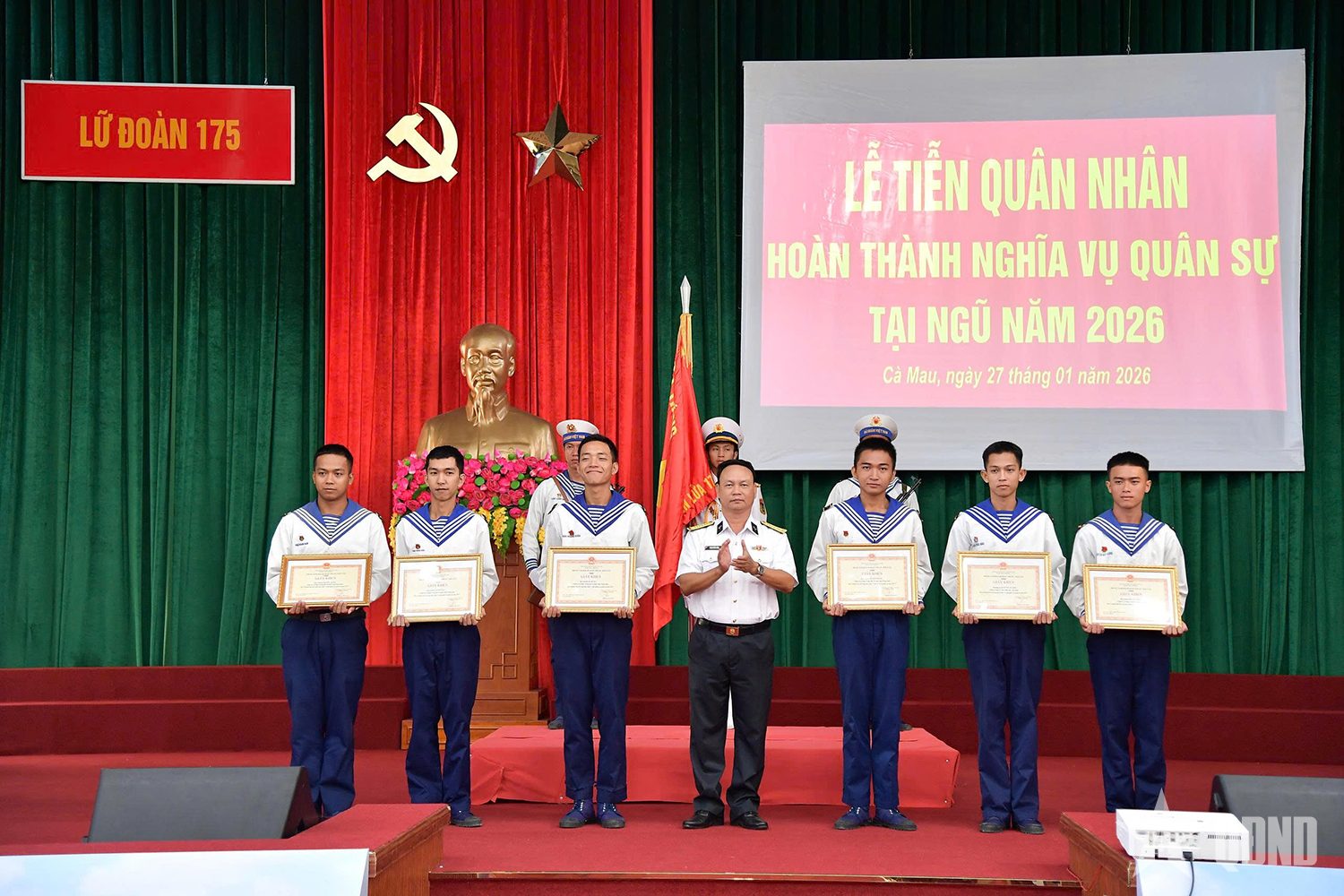 Lữ đoàn 175 (Vùng 5 Hải quân) tiễn quân nhân hoàn thành nghĩa vụ quân sự tại ngũ