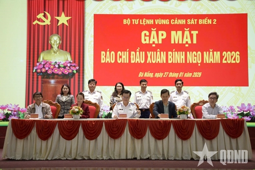 Bộ tư lệnh Vùng Cảnh sát biển 2 gặp mặt báo chí đầu năm mới