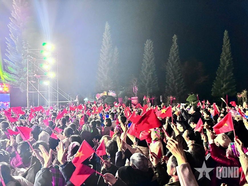 T%u1ED5ng Bí th%u01B0 Tô Lâm d%u1EF1 Ch%u01B0%u01A1ng trình c%u1EA7u truy%u1EC1n hình