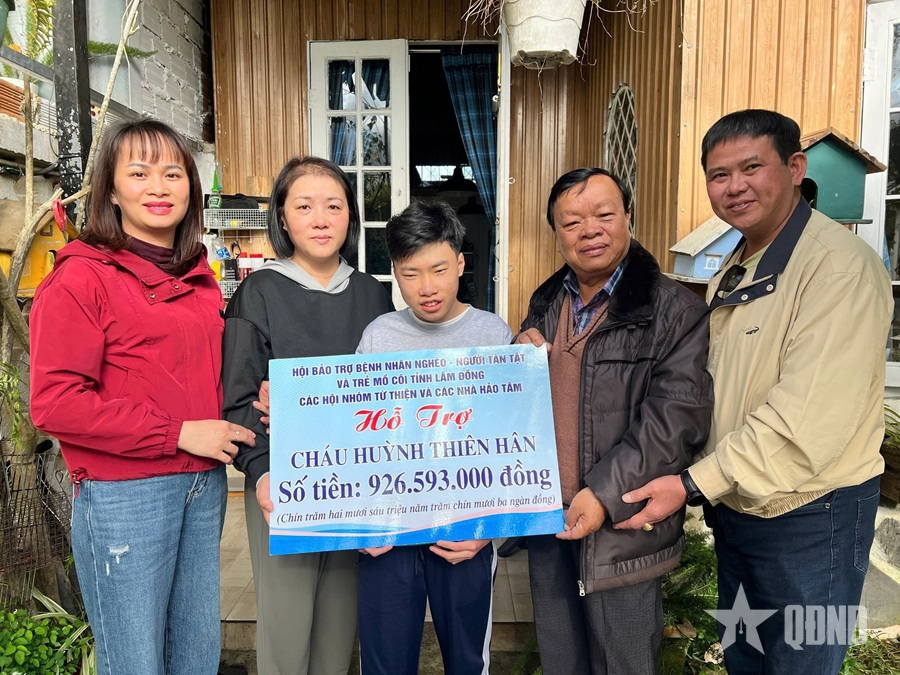 Như con thuyền chở những yêu thương...