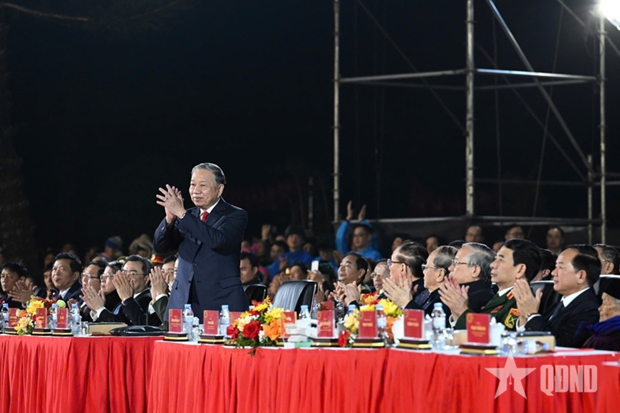 T%u1ED5ng Bí th%u01B0 Tô Lâm d%u1EF1 Ch%u01B0%u01A1ng trình c%u1EA7u truy%u1EC1n hình