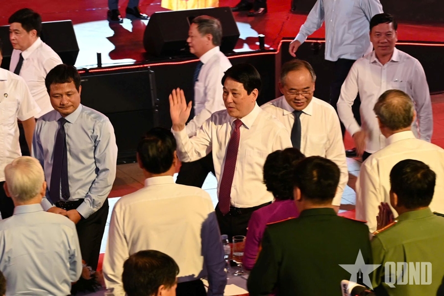 T%u1ED5ng Bí th%u01B0 Tô Lâm d%u1EF1 Ch%u01B0%u01A1ng trình c%u1EA7u truy%u1EC1n hình