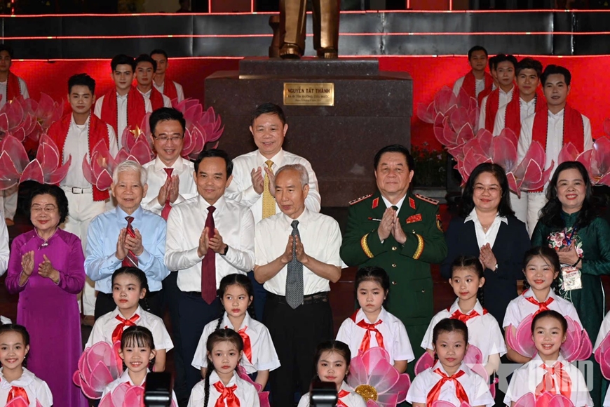 T%u1ED5ng Bí th%u01B0 Tô Lâm d%u1EF1 Ch%u01B0%u01A1ng trình c%u1EA7u truy%u1EC1n hình