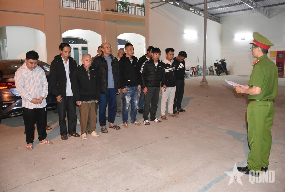 Đà Nẵng: Triệt phá đường dây đánh bạc, cá độ bóng đá quy mô lớn