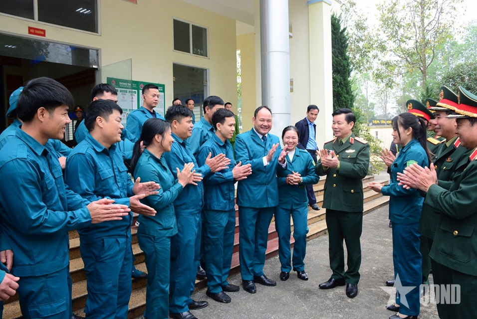 Thượng tướng Đỗ Xuân Tụng kiểm tra công tác sẵn sàng chiến đấu, chúc Tết các đơn vị tại tỉnh Thanh Hóa