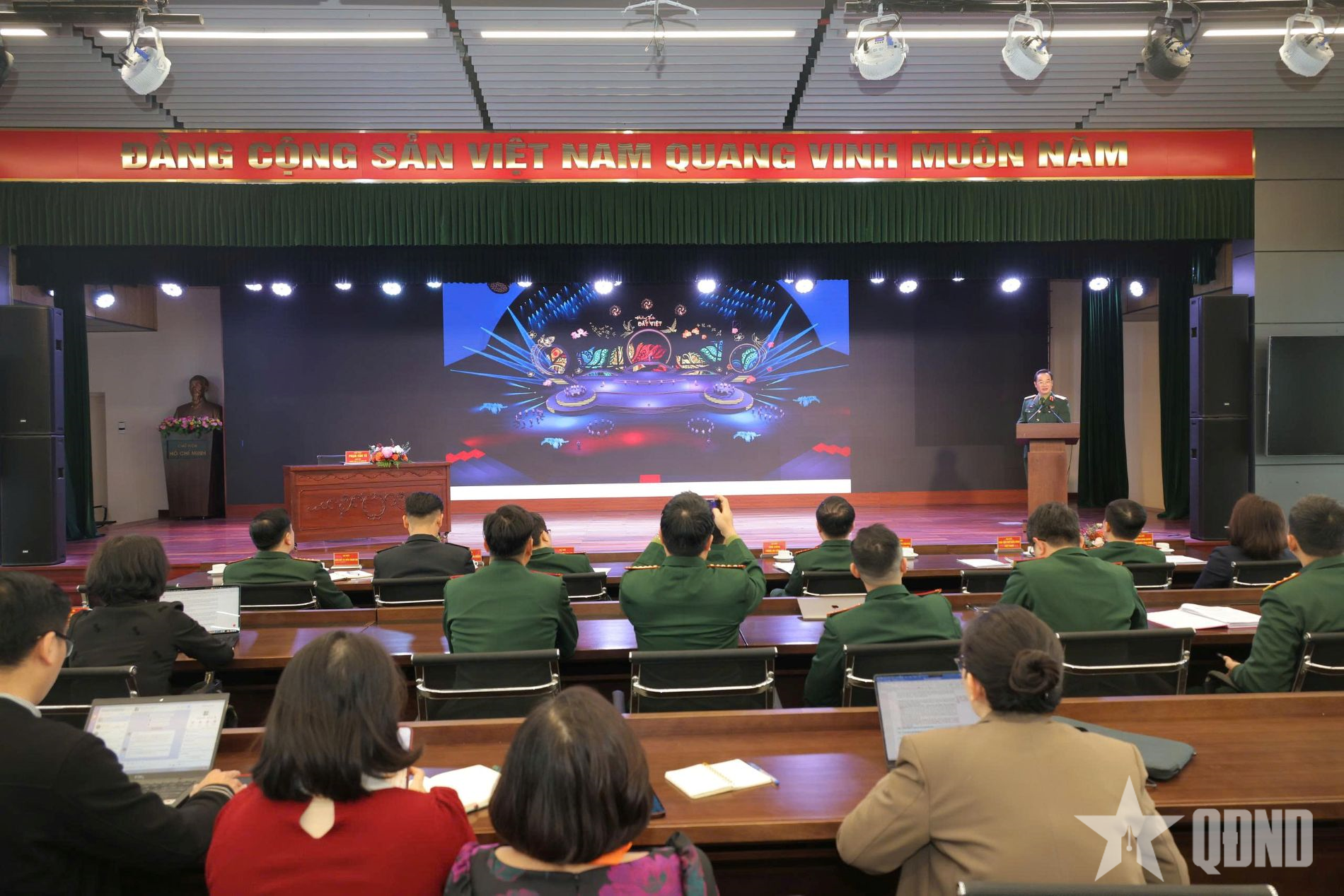 “Đường Xuân đất Việt” nối 5 điểm cầu từ Trường Sa đến Nam Sudan