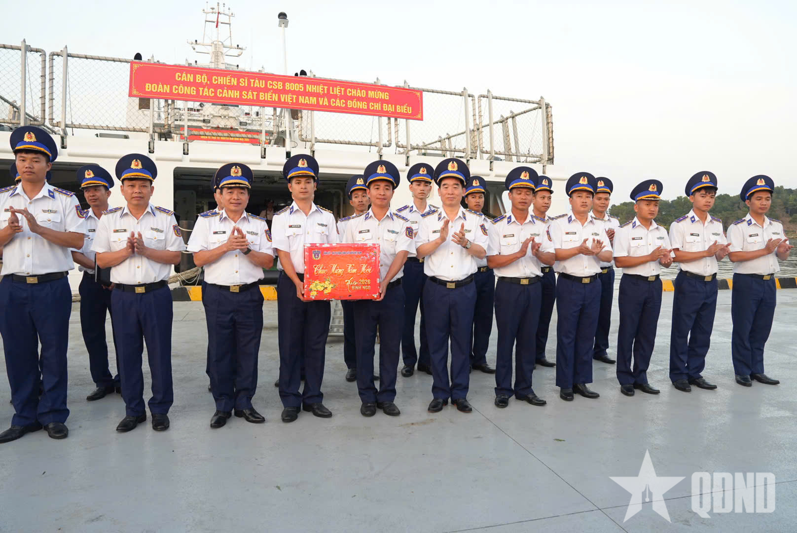 Chính ủy Cảnh sát biển chúc Tết cán bộ, chiến sĩ Vùng Cảnh sát biển 4