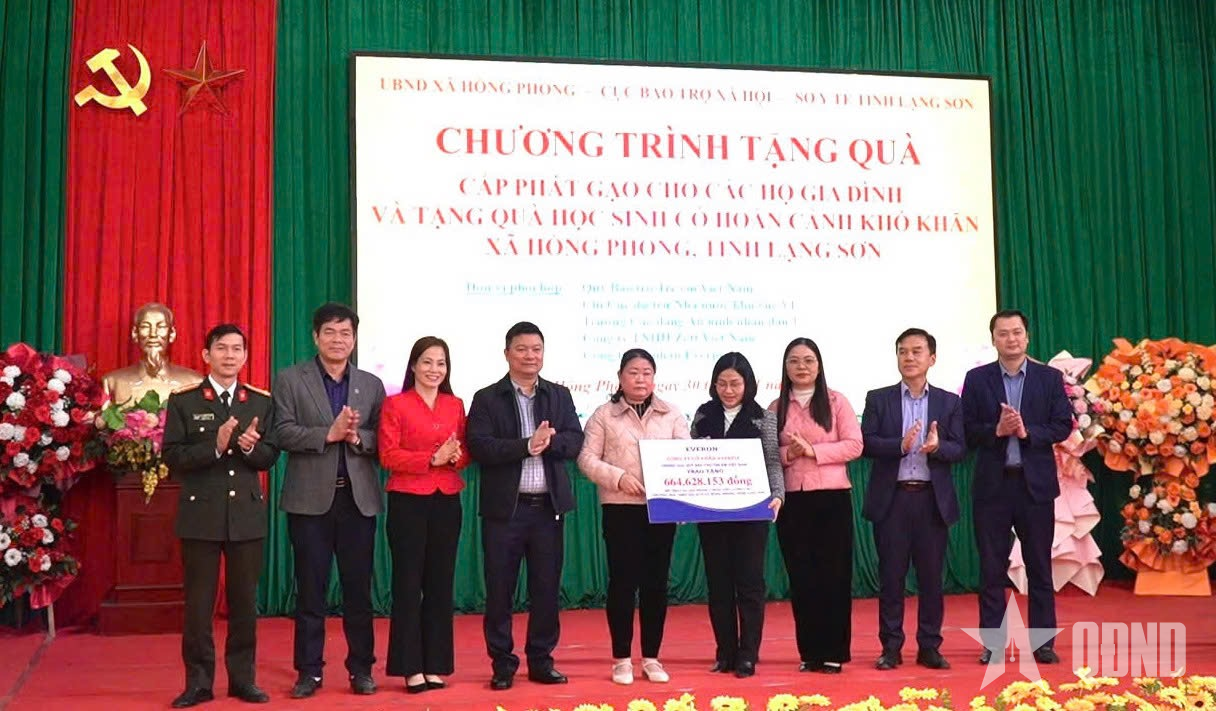 2 tỷ đồng tặng chăn, đệm cho trẻ em có hoàn cảnh khó khăn tại Lạng Sơn, Lào Cai, Lai Châu