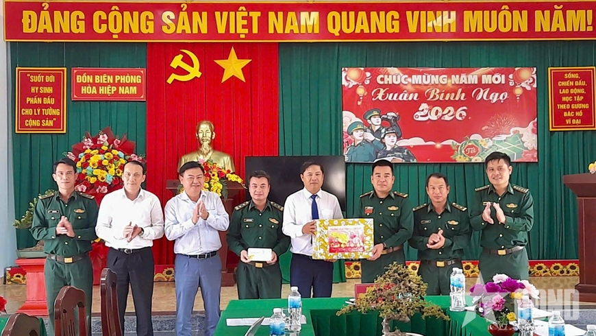 Bí thư Tỉnh ủy Đắk Lắk: Chăm lo tốt đời sống cán bộ, chiến sĩ, nhất là những đồng chí xa gia đình