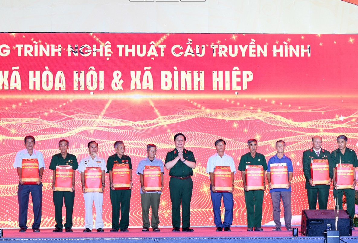 Chương trình cầu truyền hình “Nghĩa tình hậu phương - Ấm lòng biên giới”