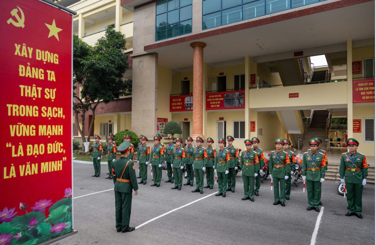 Chuẩn mực tác phong, vững vàng nhiệm vụ