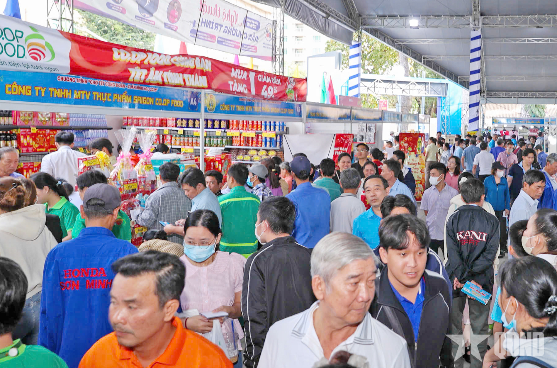 “Chợ Tết Công đoàn” chăm lo gần 6.000 người lao động tại TP Hồ Chí Minh