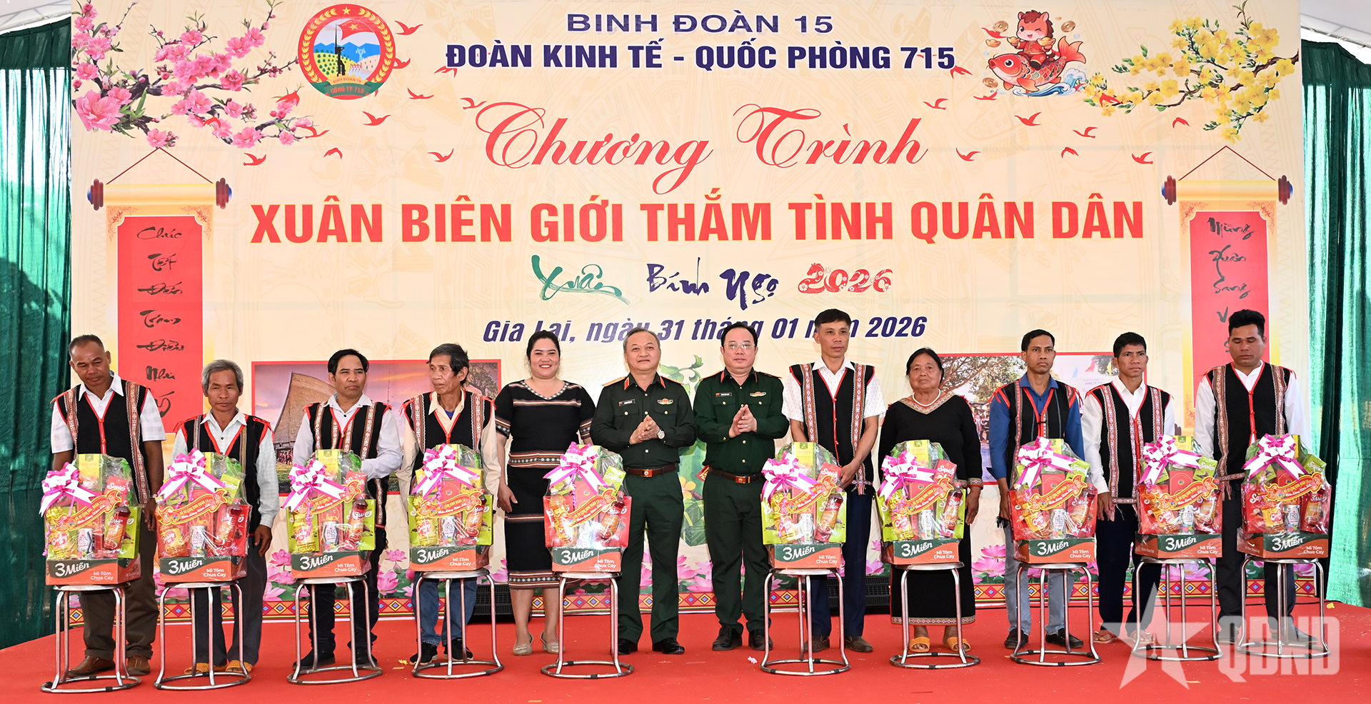 Đoàn Kinh tế - Quốc phòng 715: Mang Tết đến cho đồng bào Gia Lai