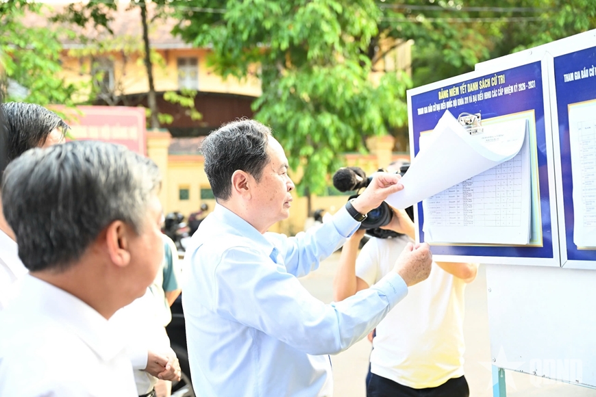 Chủ tịch Quốc hội Trần Thanh Mẫn kiểm tra công tác chuẩn bị bầu cử tại TP Cần Thơ