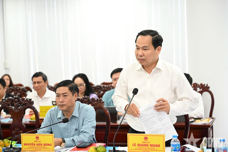 Chủ tịch Quốc hội Trần Thanh Mẫn kiểm tra công tác chuẩn bị bầu cử tại TP Cần Thơ