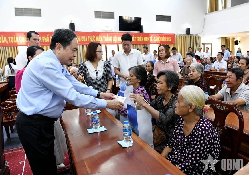 Chủ tịch Quốc hội Trần Thanh Mẫn: Chăm lo an sinh xã hội phải là nhiệm vụ thường xuyên, không chỉ trong dịp lễ, Tết