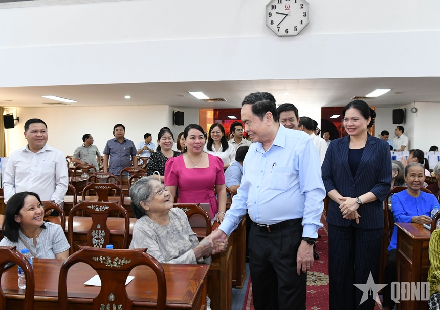 Chủ tịch Quốc hội Trần Thanh Mẫn: Chăm lo an sinh xã hội phải là nhiệm vụ thường xuyên, không chỉ trong dịp lễ, Tết