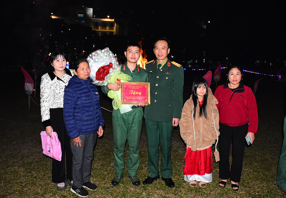 Ghi dấu kỷ niệm đẹp thời quân ngũ