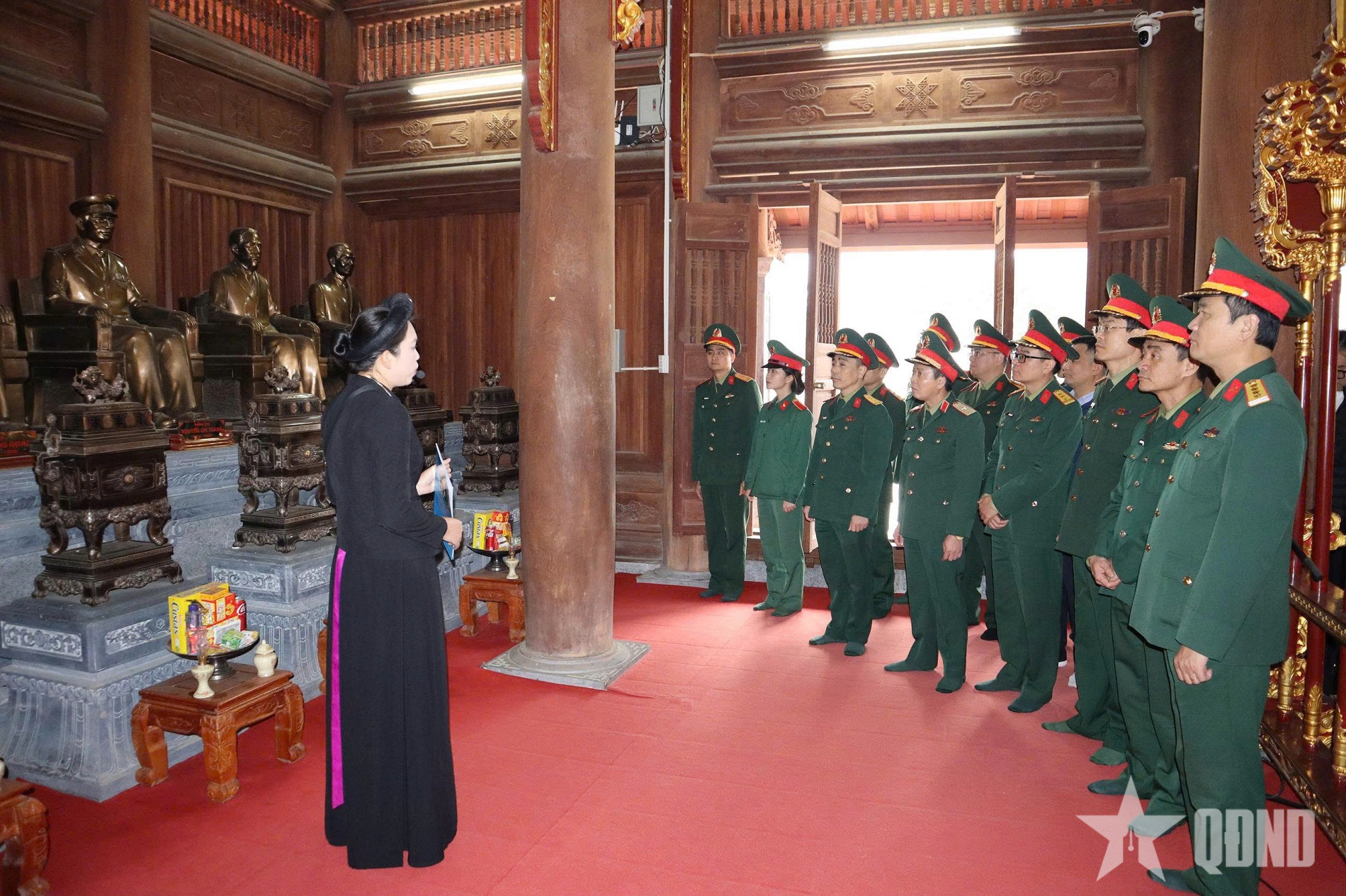 Hành trình về nguồn tri ân Bác Hồ và các lãnh đạo cách mạng tiền bối