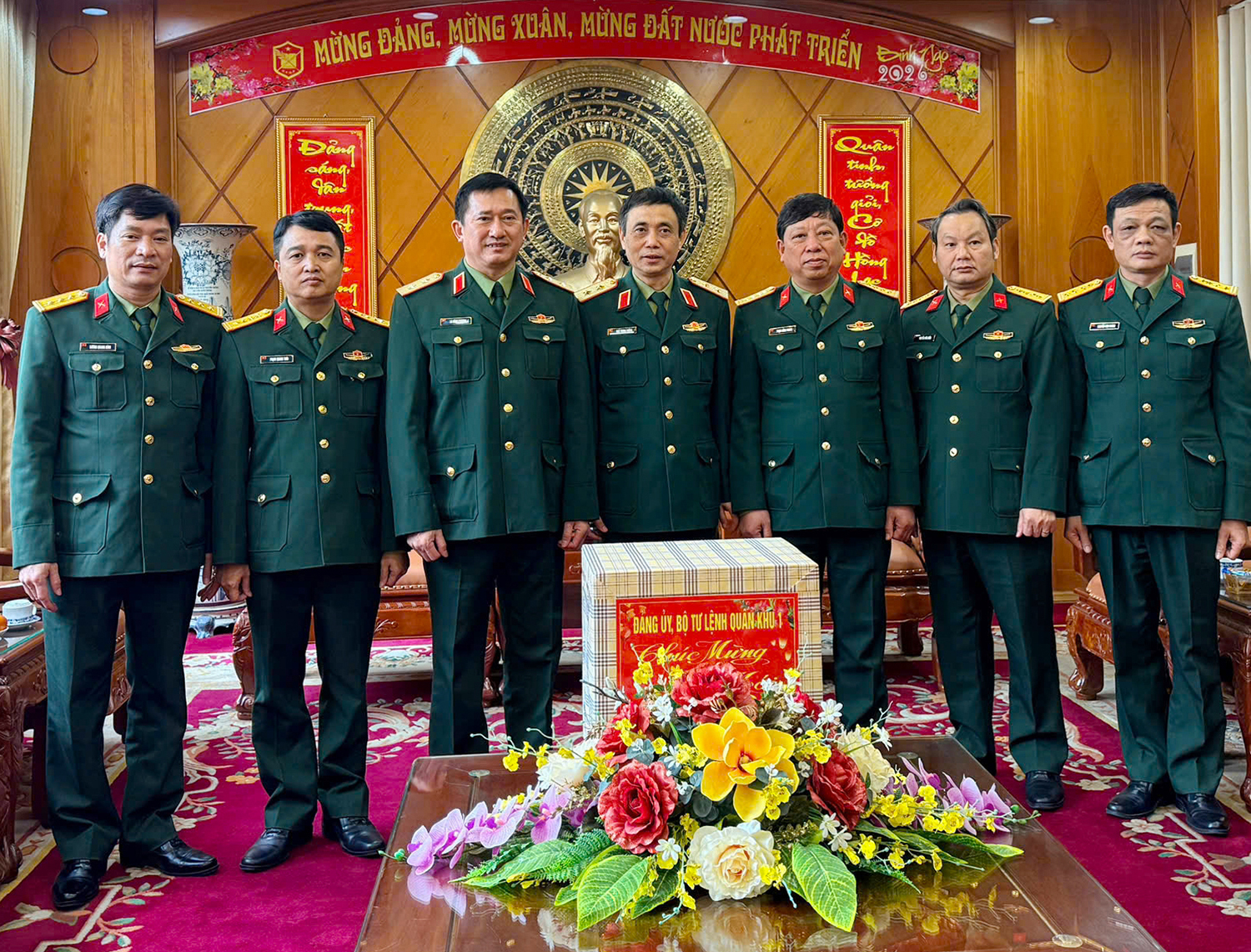 Trung tướng La Công Phương thăm, chúc Tết Học viện Quốc phòng và Học viện Chính trị