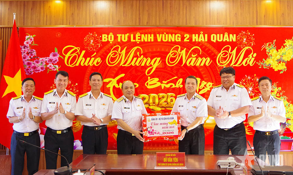 Bộ tư lệnh Hải quân kiểm tra, chúc Tết Vùng 2 Hải quân