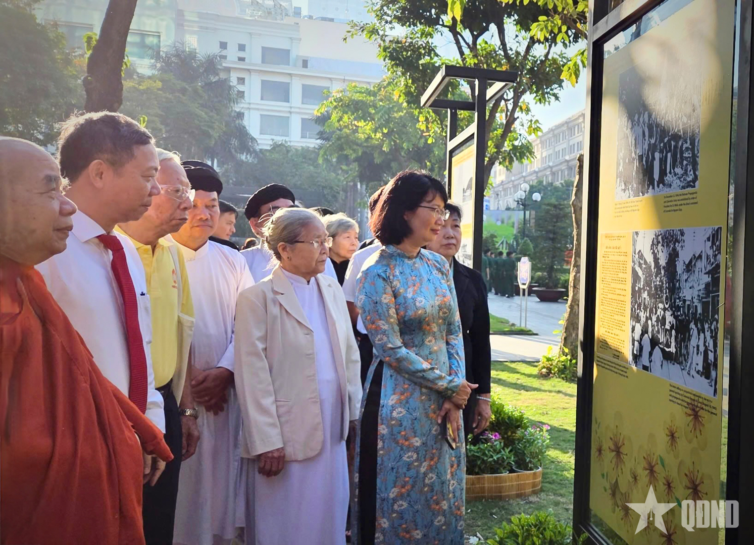 Triển lãm ảnh kỷ niệm 96 năm Ngày thành lập Đảng  