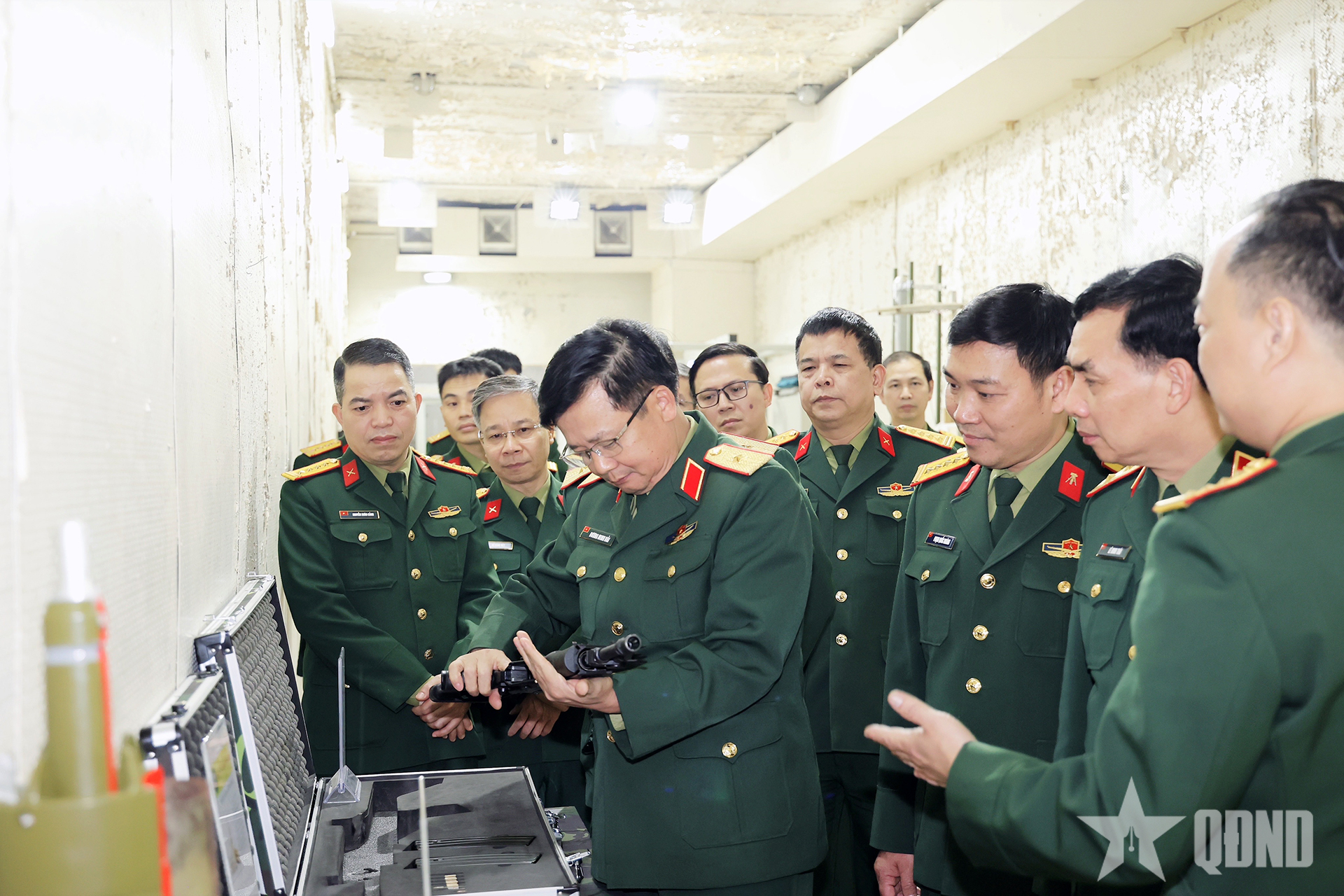 Đẩy mạnh nghiên cứu công nghệ nền, công nghệ lõi phát triển vũ khí trang bị kỹ thuật


