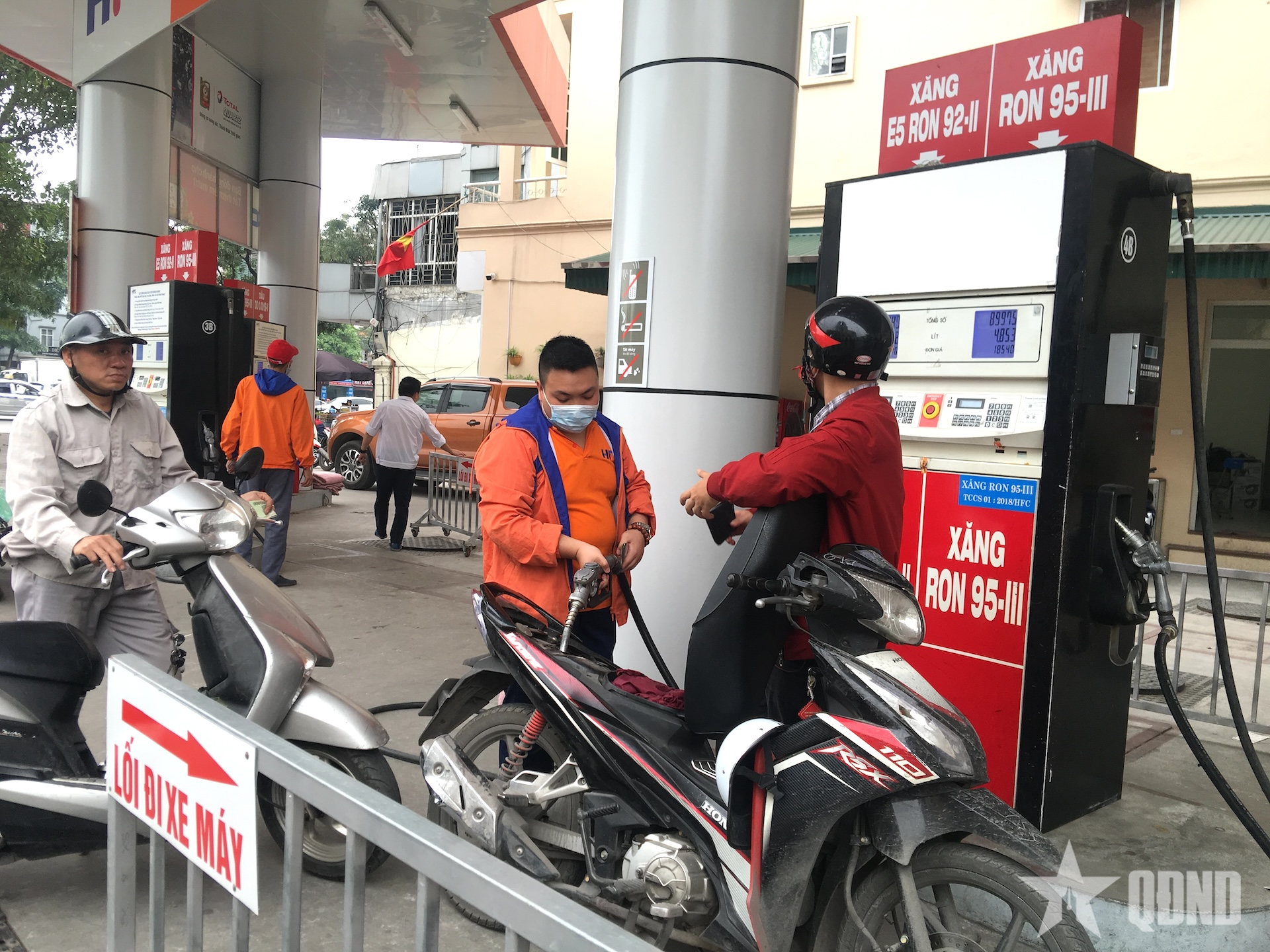 Ngăn bán cầm chừng xăng dầu, bảo đảm thị trường Tết ổn định