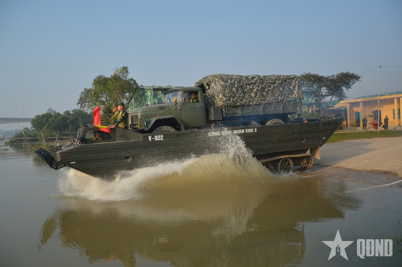 Quân khu 3 tích cực luyện tập tham gia Hội thao Công binh toàn quân