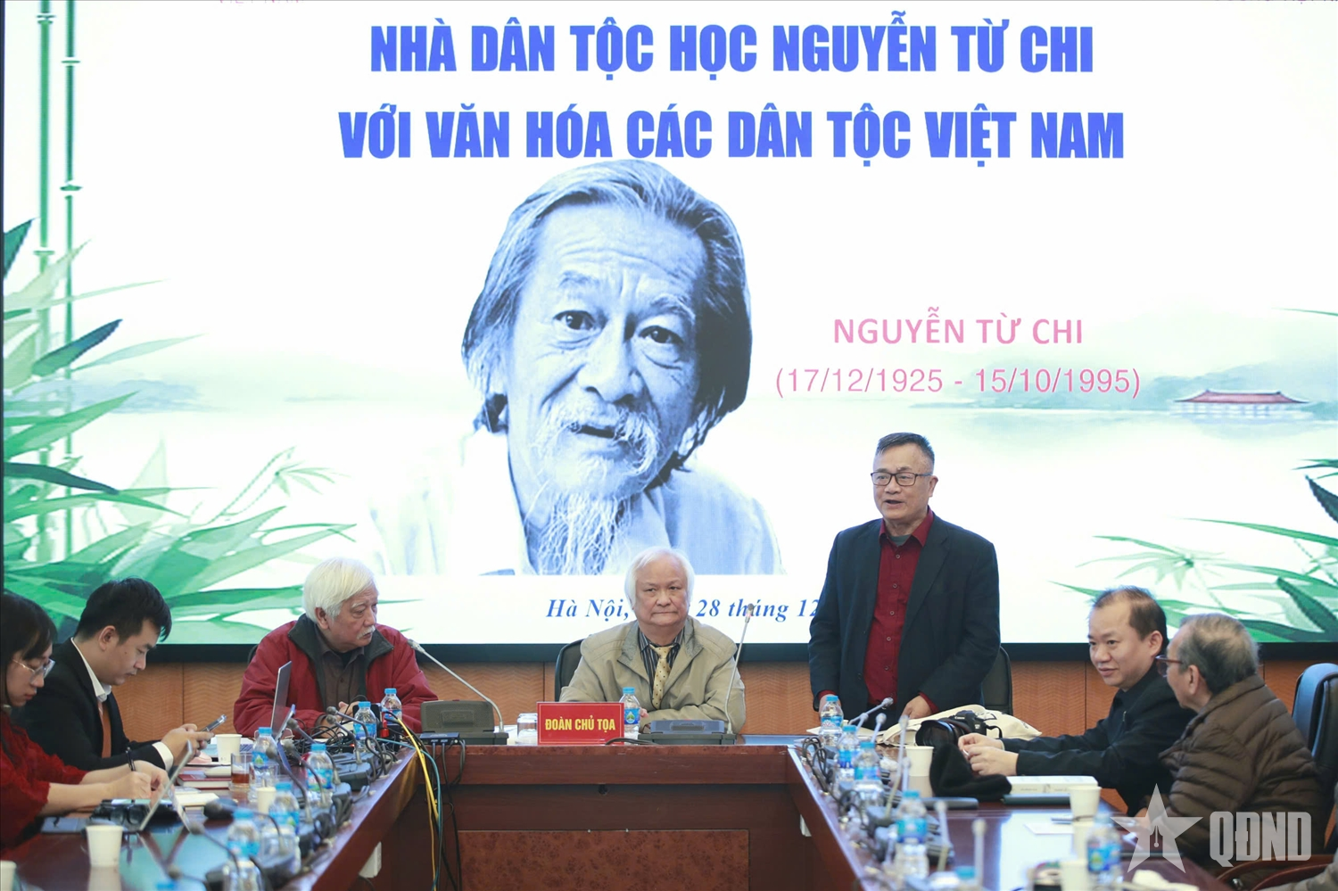 Đi xuyên qua bản làng để tìm hồn cốt tộc người