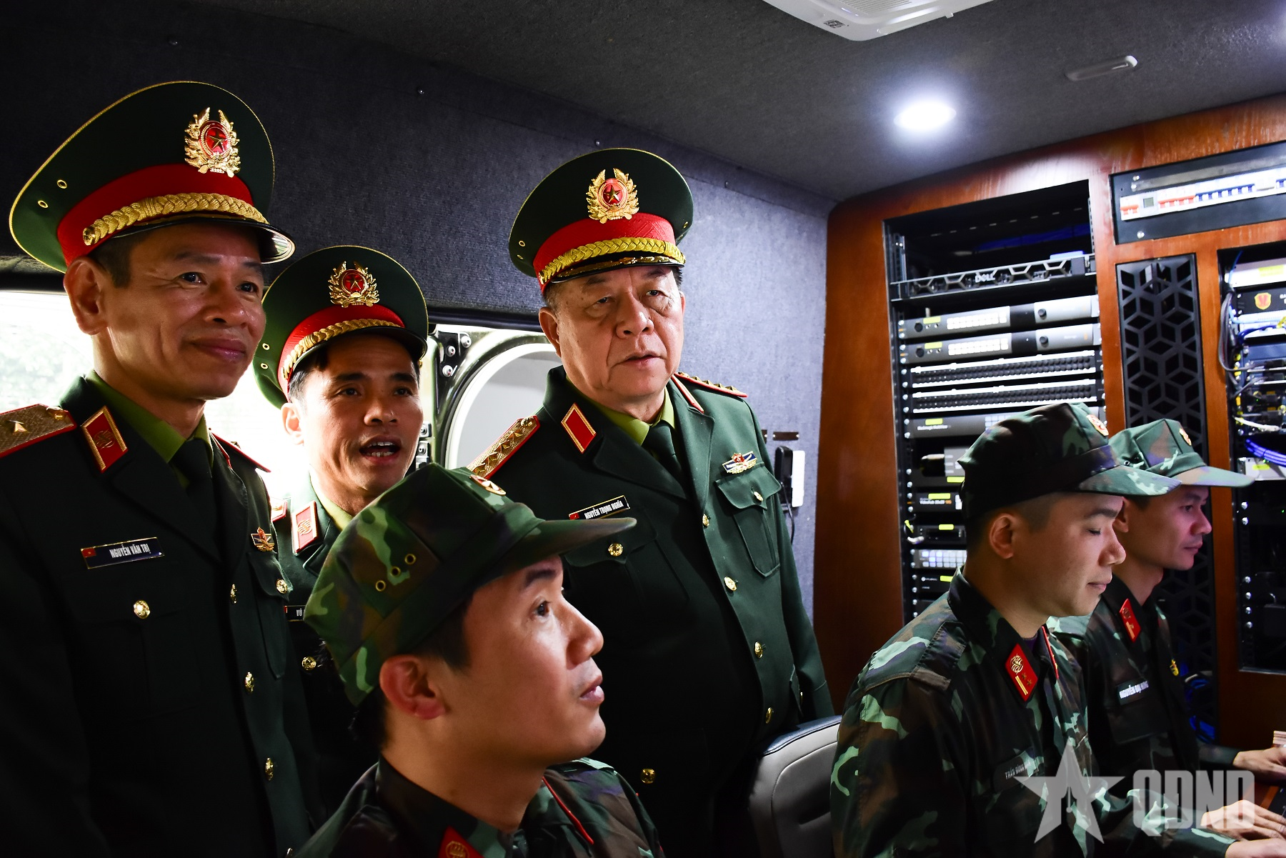 Đại tướng Nguyễn Trọng Nghĩa làm việc với Binh chủng Thông tin liên lạc