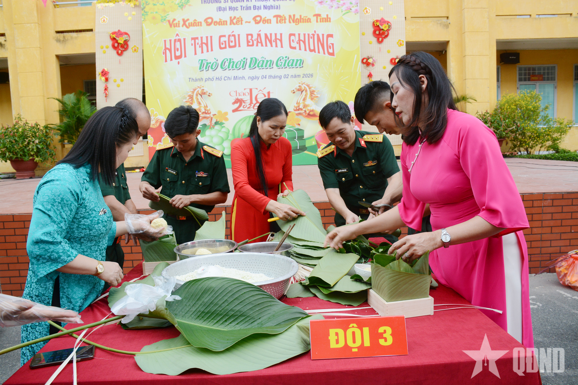 Trường Sĩ quan Kỹ thuật Quân sự: Gói nấu bánh chưng, vui trò chơi mừng Xuân Bính Ngọ