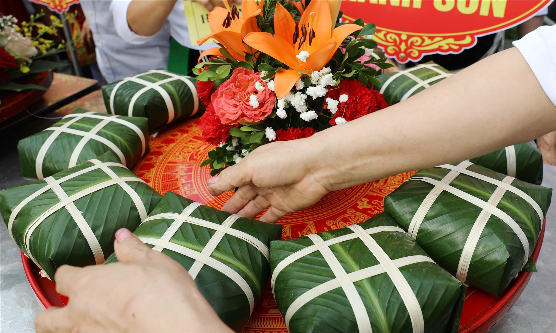 Bánh chưng, bánh giầy - hình hài văn hóa của đất trời ngày Tết