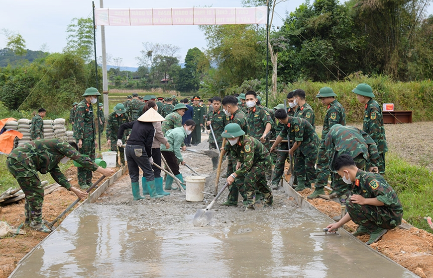 Tiếp thêm niềm tin, gắn kết nghĩa tình quân dân