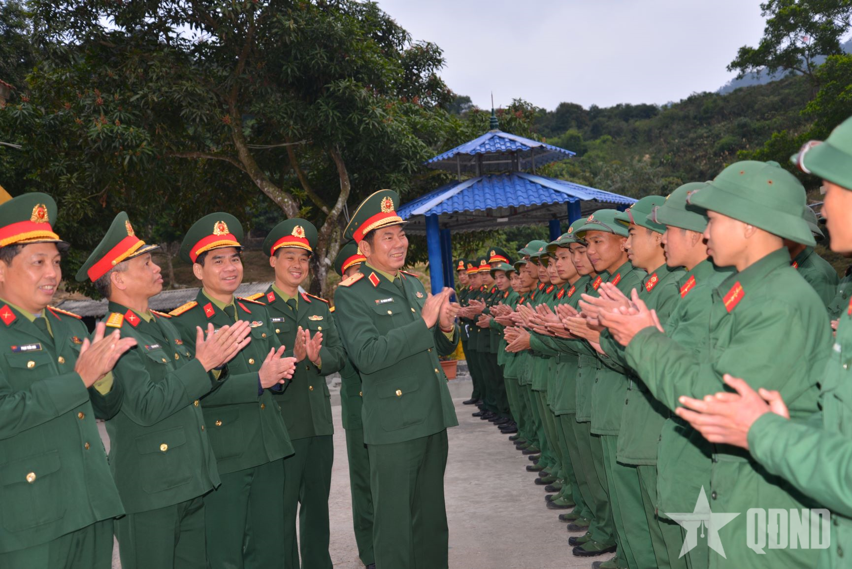 Tết ở đảo Trần