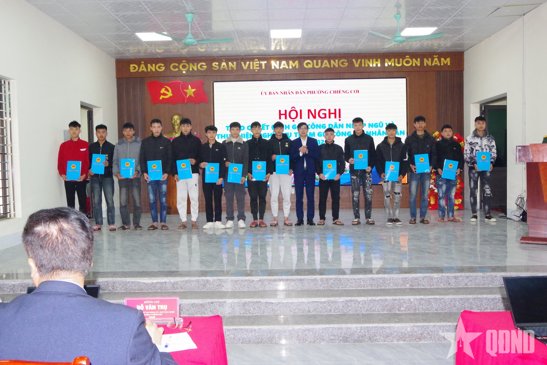 Sơn La: Trao quyết định gọi công dân nhập ngũ năm 2026

​