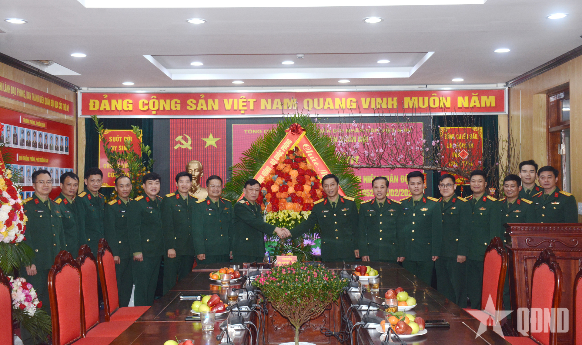 Quân ủy Trung ương, Bộ Quốc phòng tặng hoa chúc mừng Ban Thanh niên Quân đội nhân kỷ niệm 74 năm Ngày truyền thống