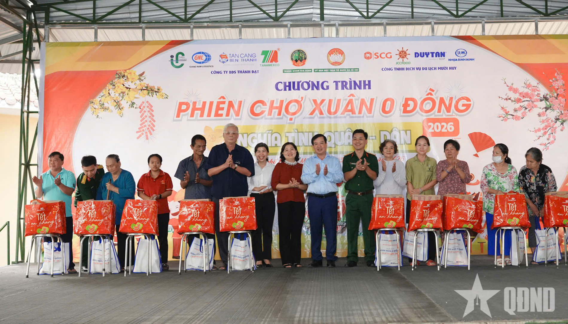 Ấm áp phiên chợ Xuân 0 đồng