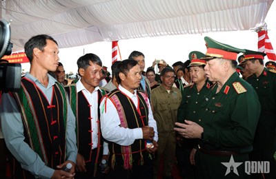 Gallery - 	Đại tướng Nguyễn Trọng Nghĩa dự chương trình “Xuân chiến sĩ”