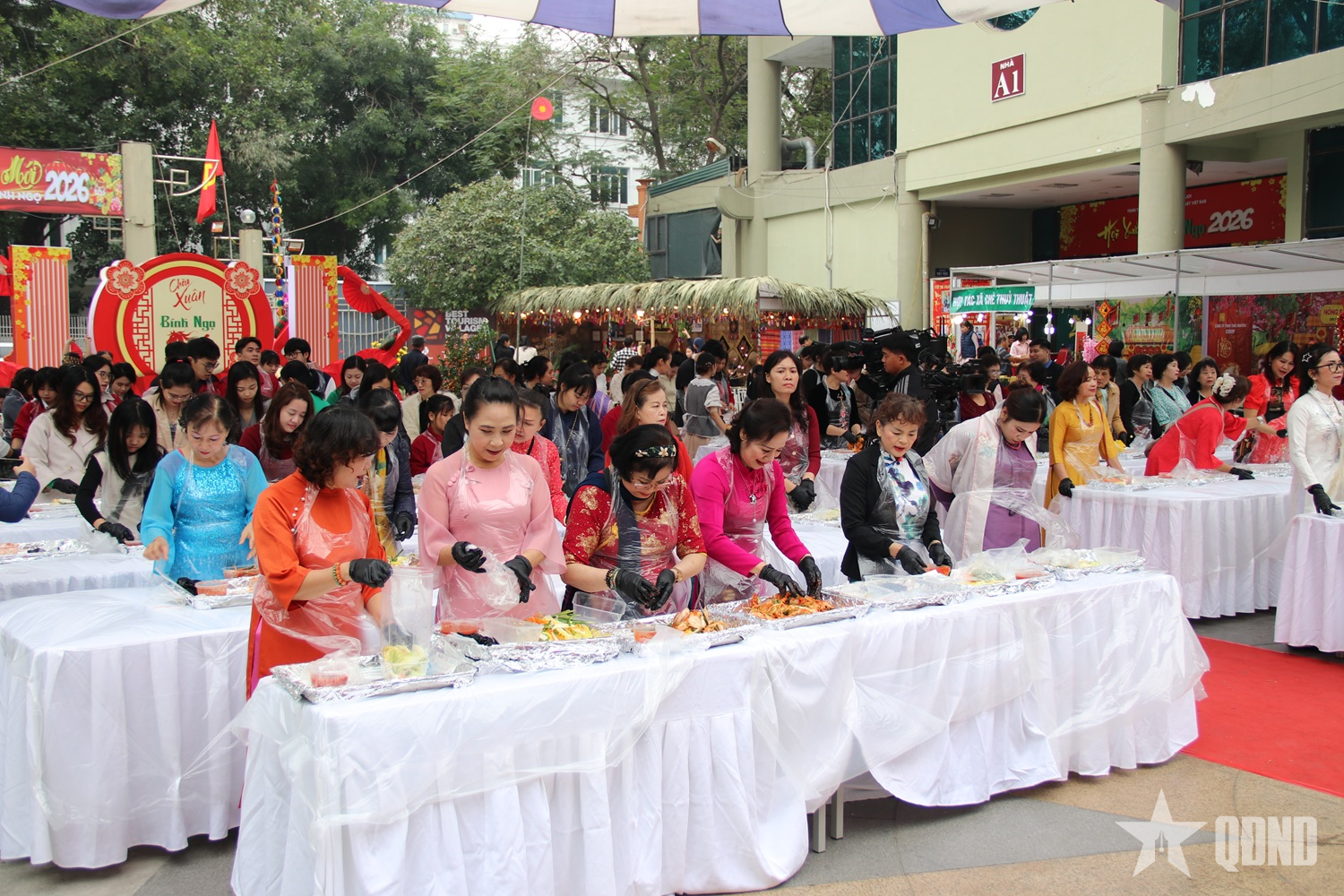 Người dân Thủ đô trải nghiệm văn hóa Hàn Quốc tại Hội xuân Bính Ngọ 2026