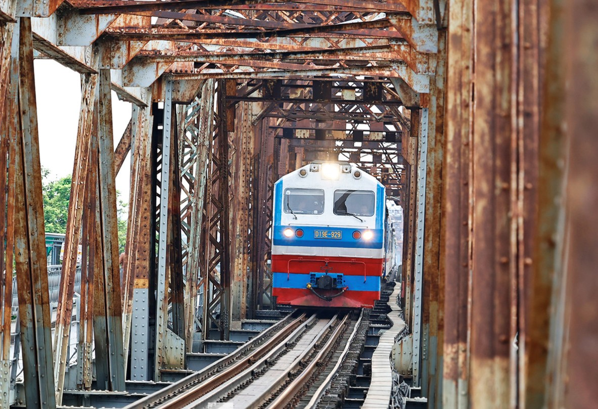Tạm dừng tàu qua Long Biên