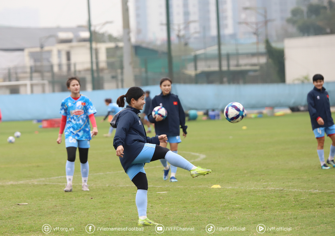 Tuyển bóng đá nữ Việt Nam rời Hà Nội, sang Trung Quốc tập huấn cho Asian Cup 2026