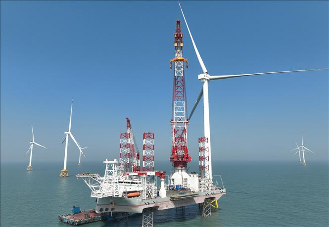 Trung Quốc đưa vào vận hành tuabin gió ngoài khơi công suất lớn nhất thế giới