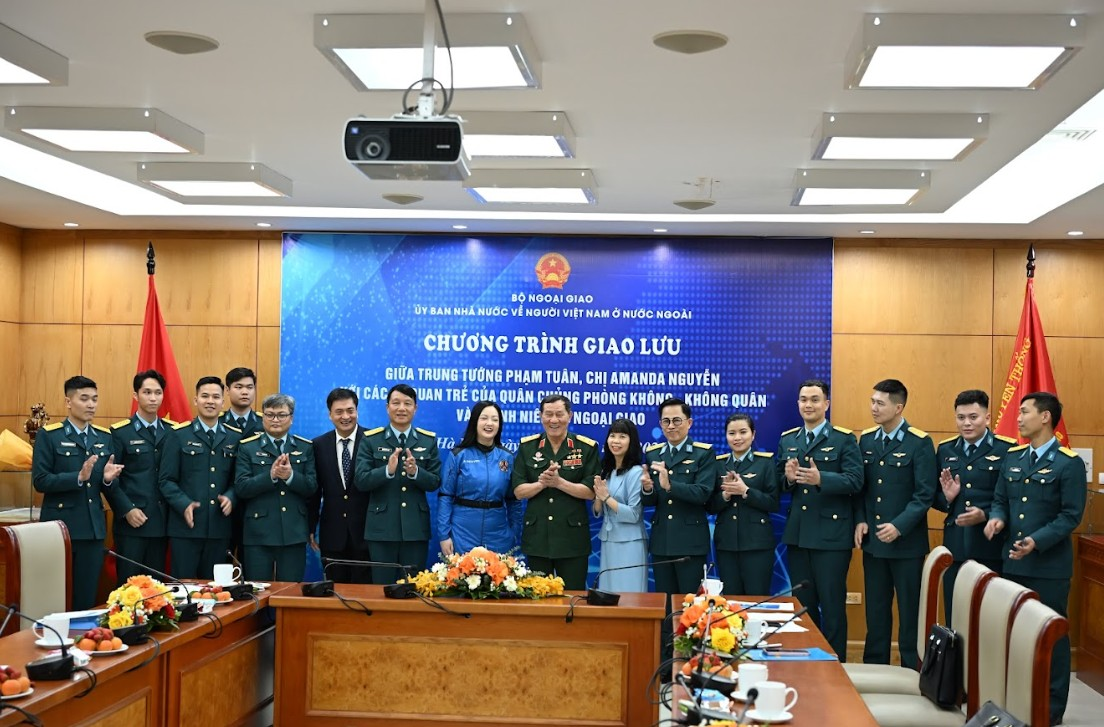 Giao lưu giữa Trung tướng Phạm Tuân và nữ phi hành gia Amanda Nguyễn: Khát vọng vươn ra không gian từ hai thế hệ người Việt Nam