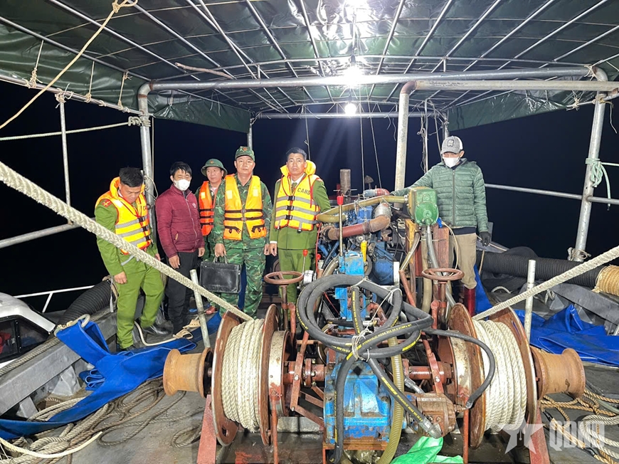 Quảng Ninh: Bắt phương tiện khai thác tận diệt