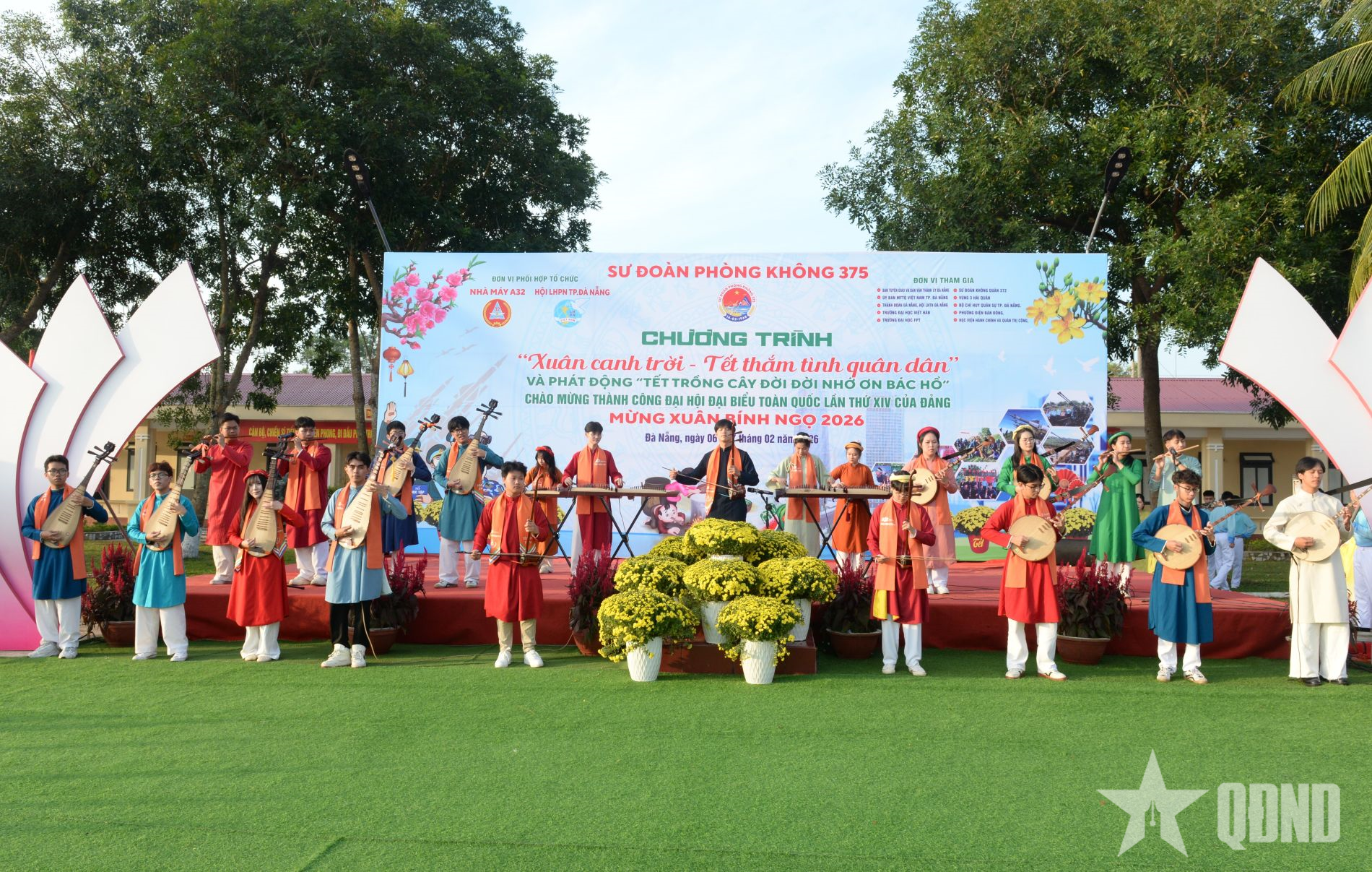 Sôi nổi “Xuân canh trời - Tết thắm tình quân dân” tại Đà Nẵng