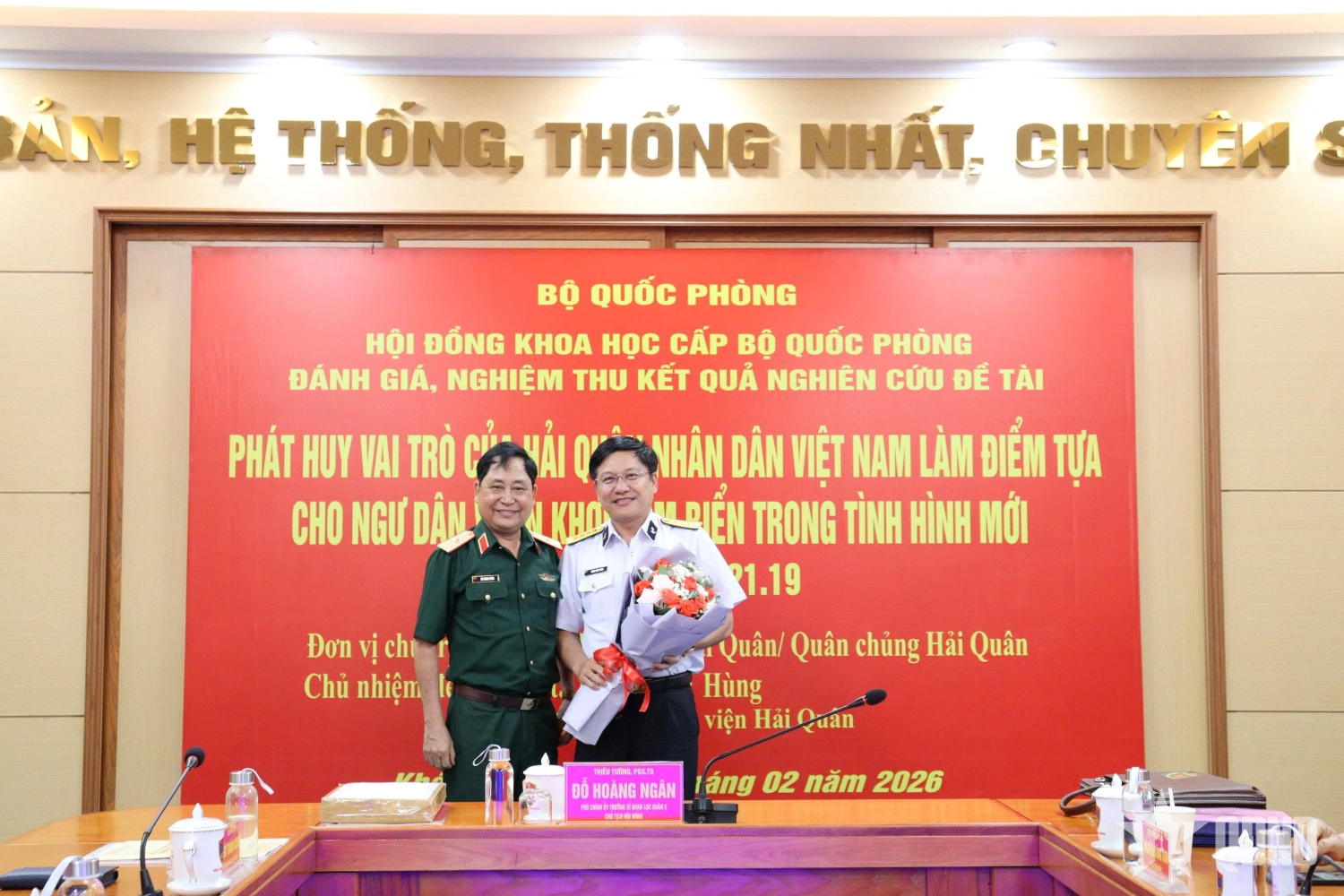 Phát huy vai trò Hải quân làm điểm tựa cho ngư dân vươn khơi bám biển